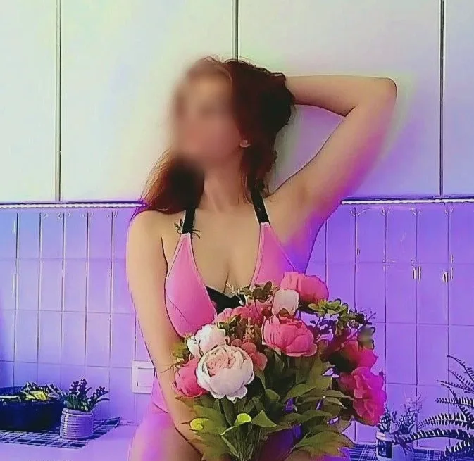 Mila, 24